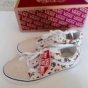 NWT Vans Old Skool womens floral